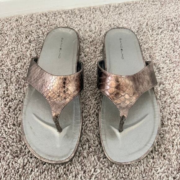 Bandolino Shoes - Bandolino Women's Sandals 8.5B Bronze Thongs Flip Flops Reptile Print .75 Heel